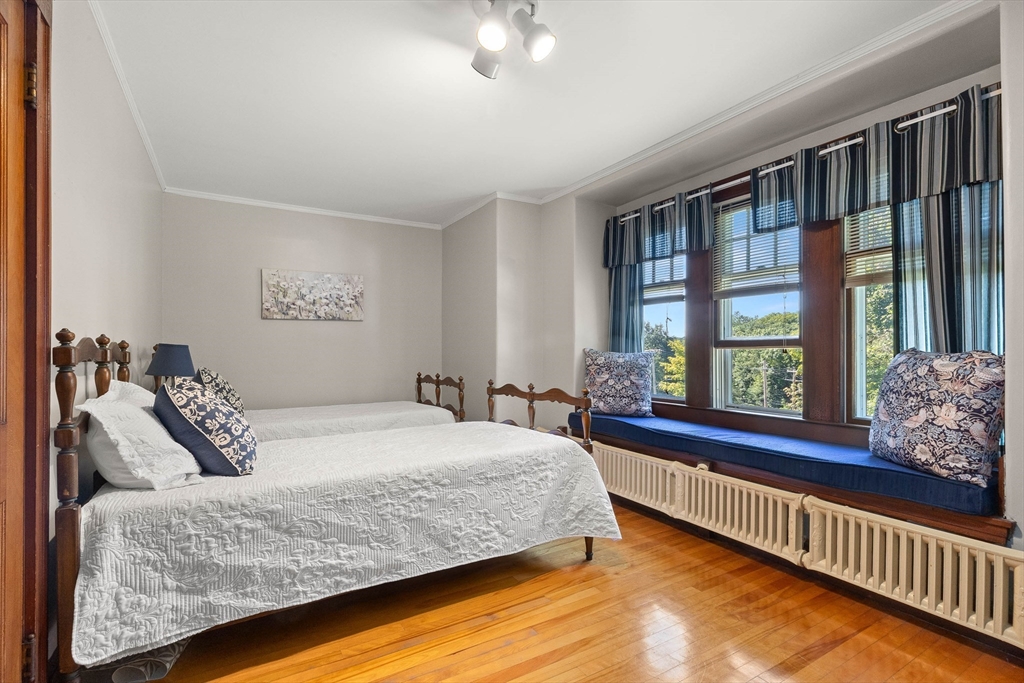 12 Newton Rd