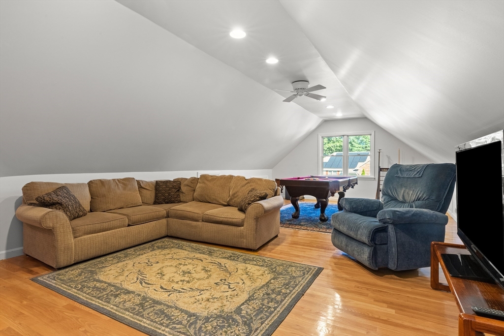 60 Towne Hill Rd