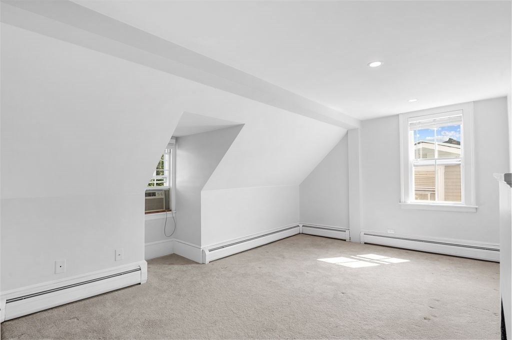 18 Essex Street # 4