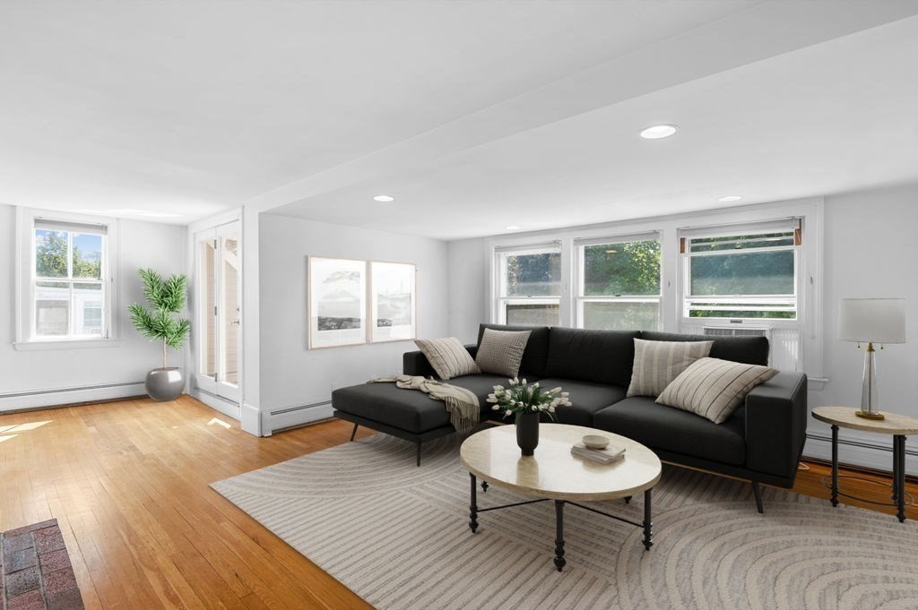 18 Essex Street # 4