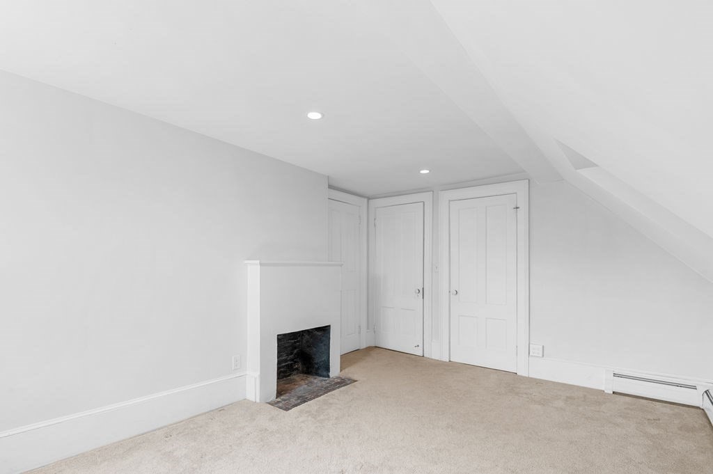 18 Essex Street # 4