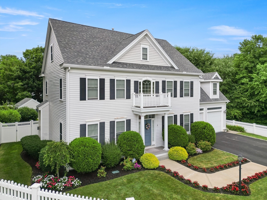 5 Grace Ct