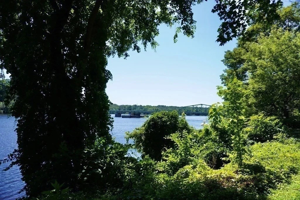 2 River Rd