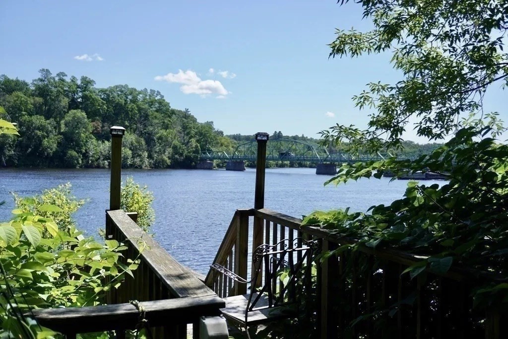 2 River Rd