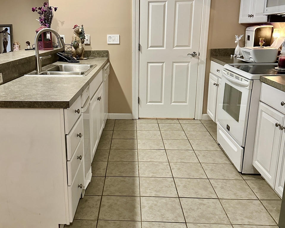 6 Woodman Way # 115