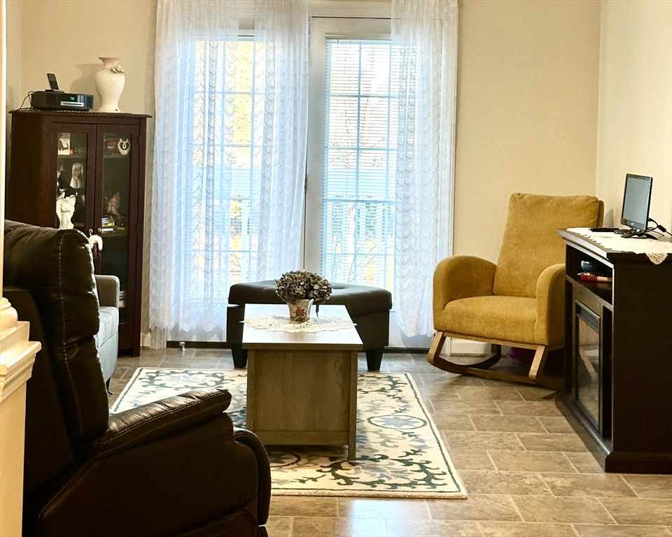6 Woodman Way # 115