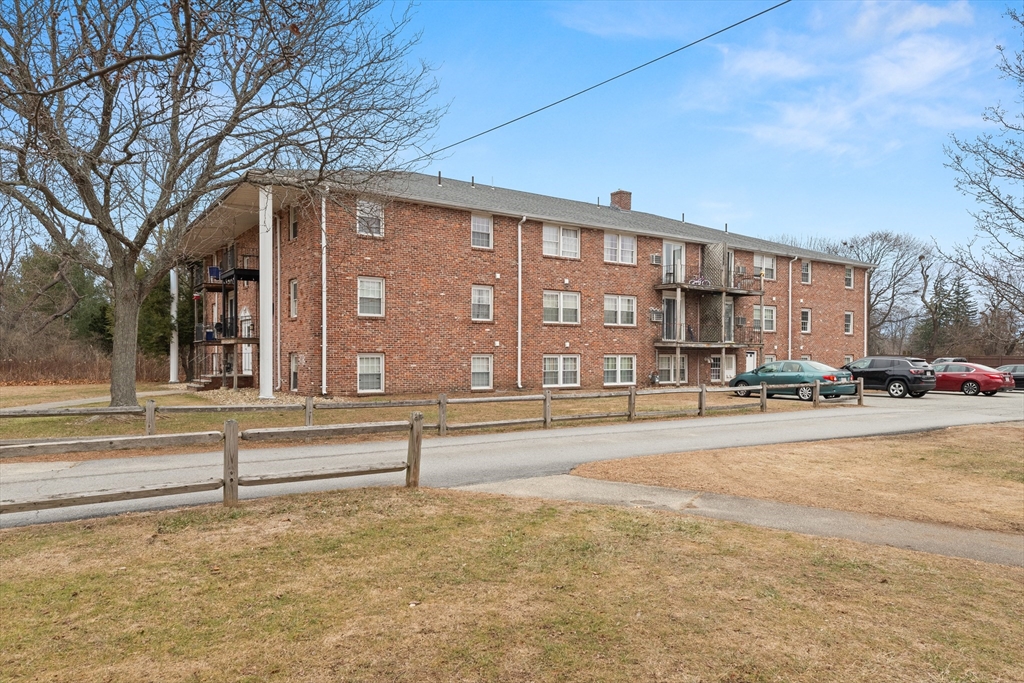 12 Woodman Way # 19