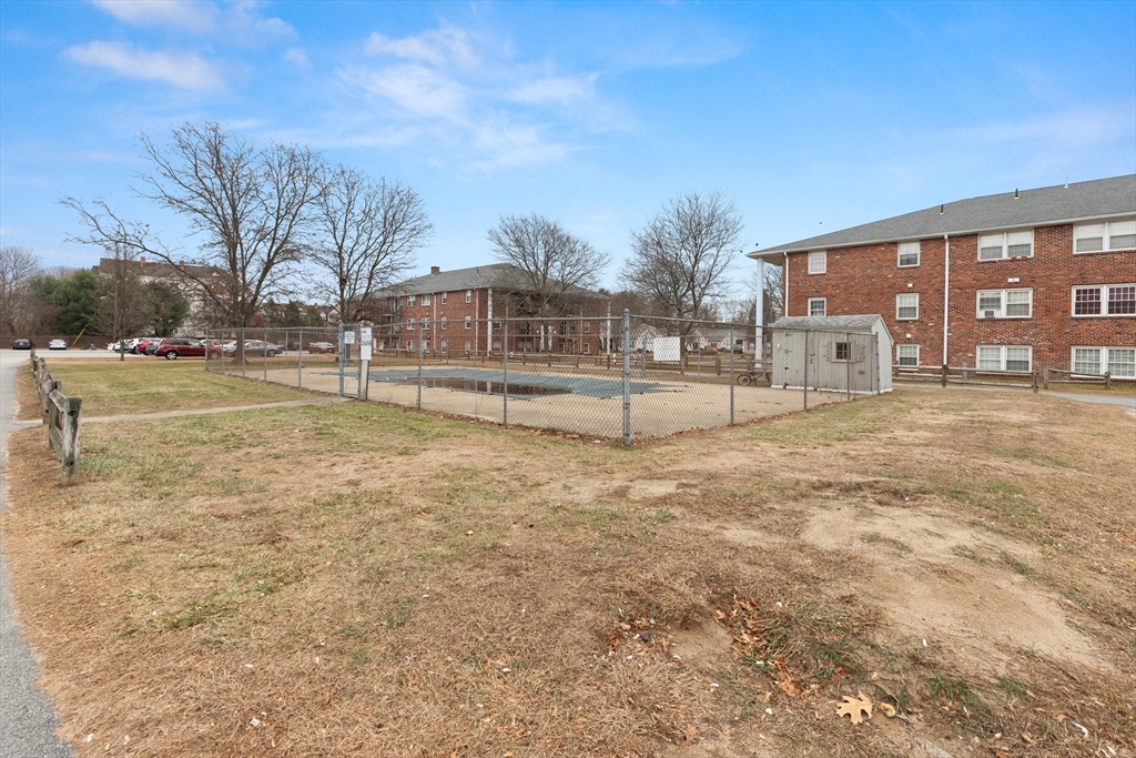 12 Woodman Way # 19