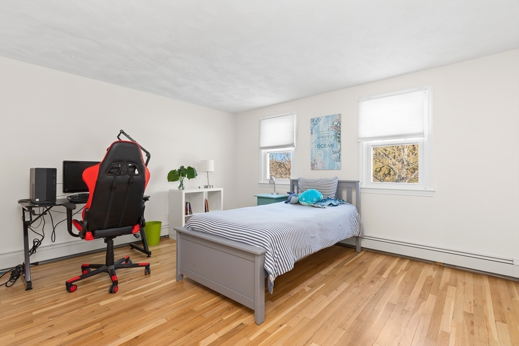 17 Robin Rd