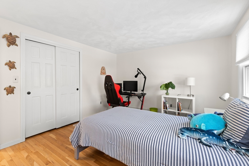 17 Robin Rd