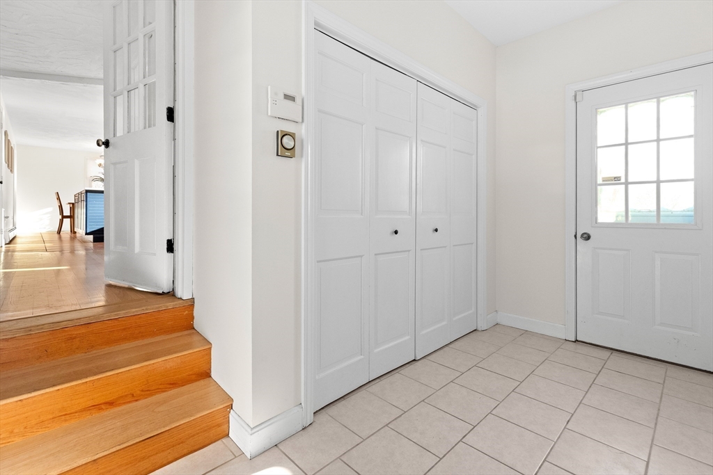 17 Robin Rd