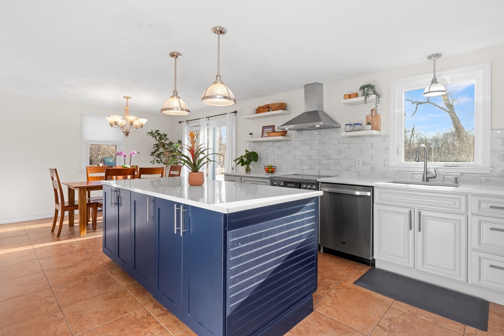 17 Robin Rd