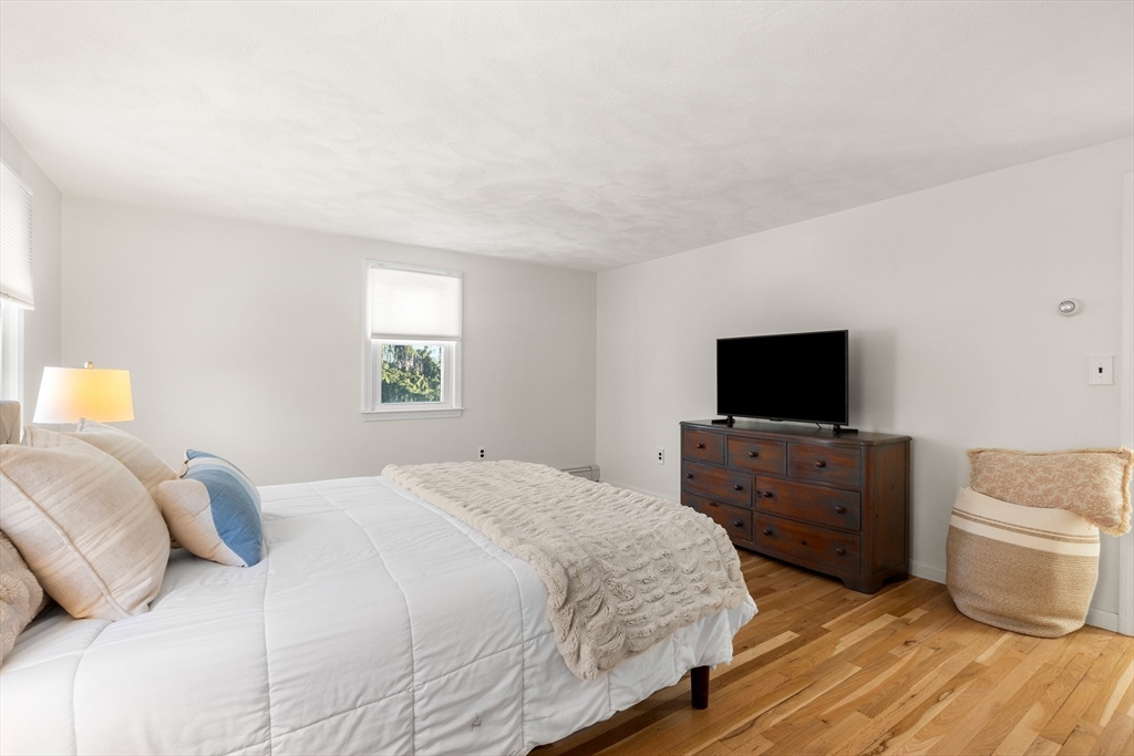 17 Robin Rd