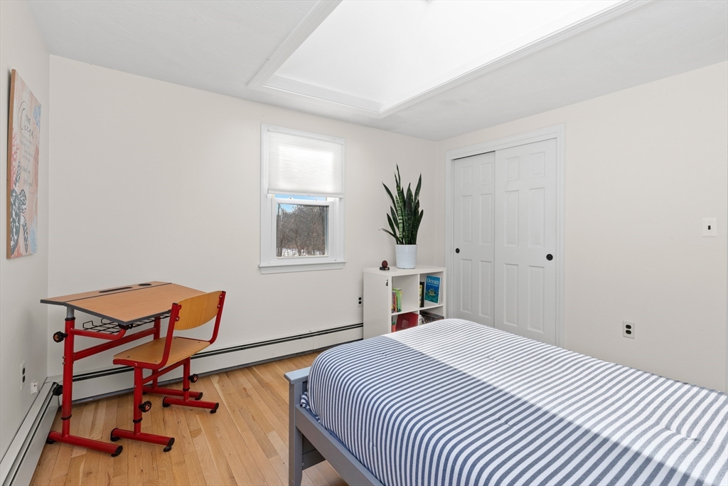 17 Robin Rd