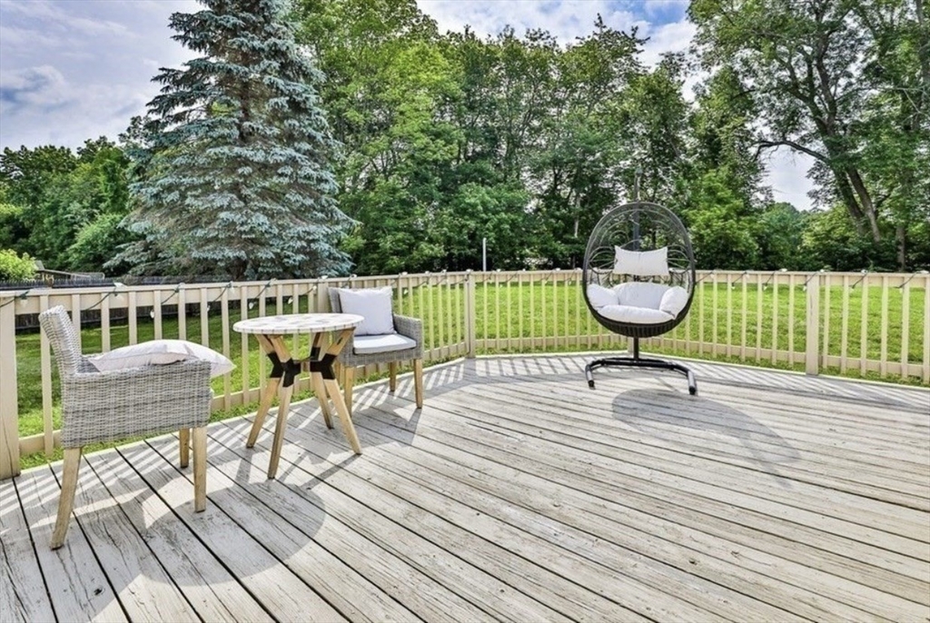 17 Robin Rd