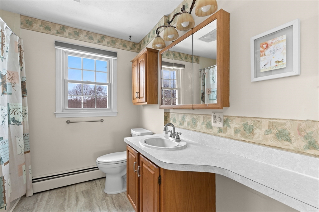 8 Christie Dr # 1