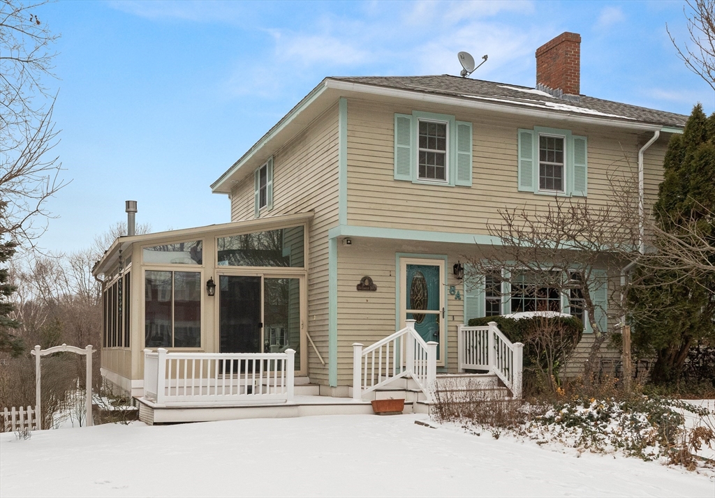 8 Christie Dr # 1