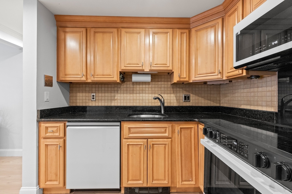 60-64 Carter St # 3