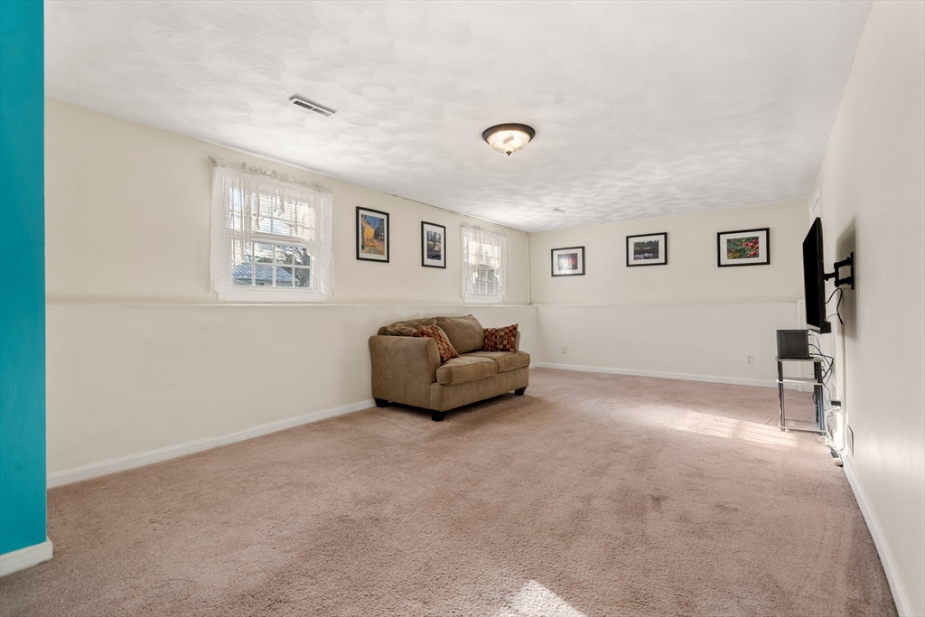 9 Harjean Rd