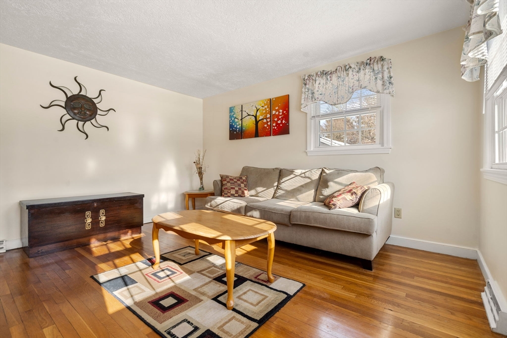 9 Harjean Rd