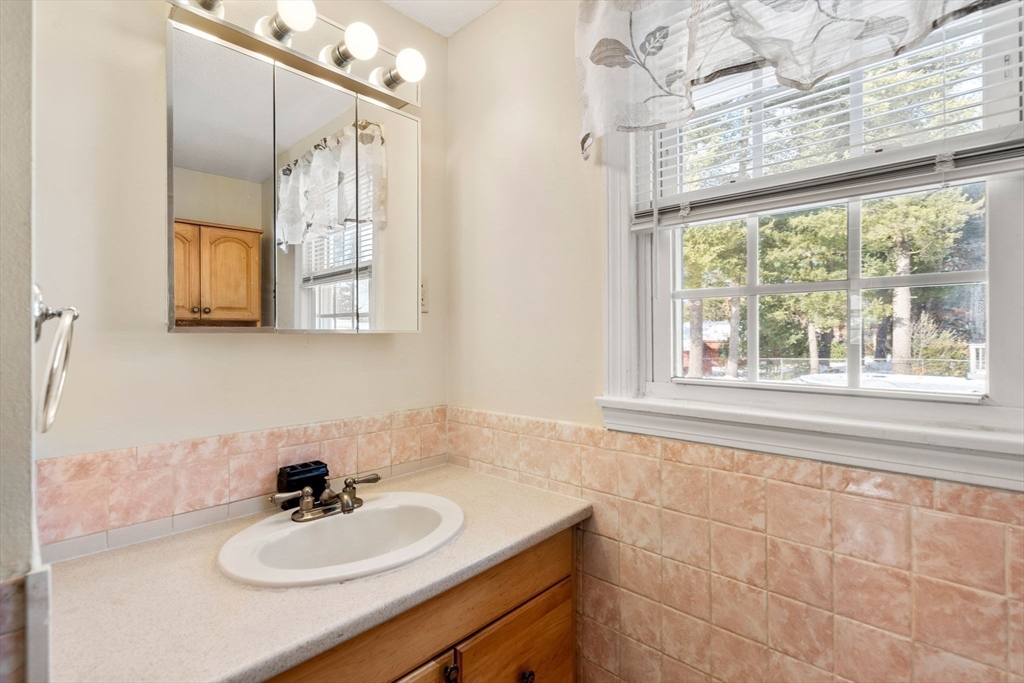 9 Harjean Rd