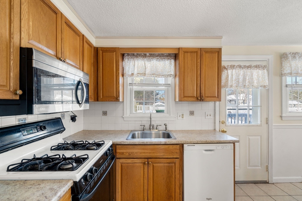 9 Harjean Rd