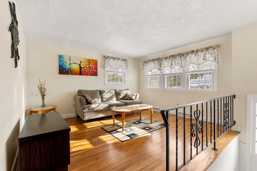 9 Harjean Rd