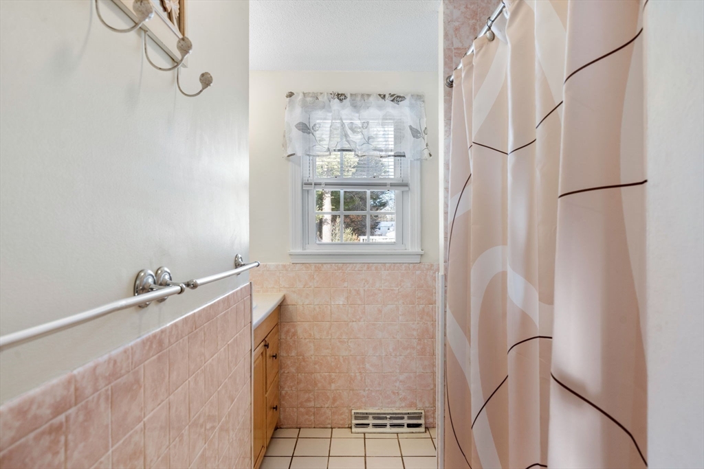 9 Harjean Rd