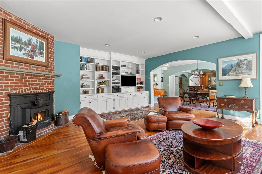 114 Moulton St