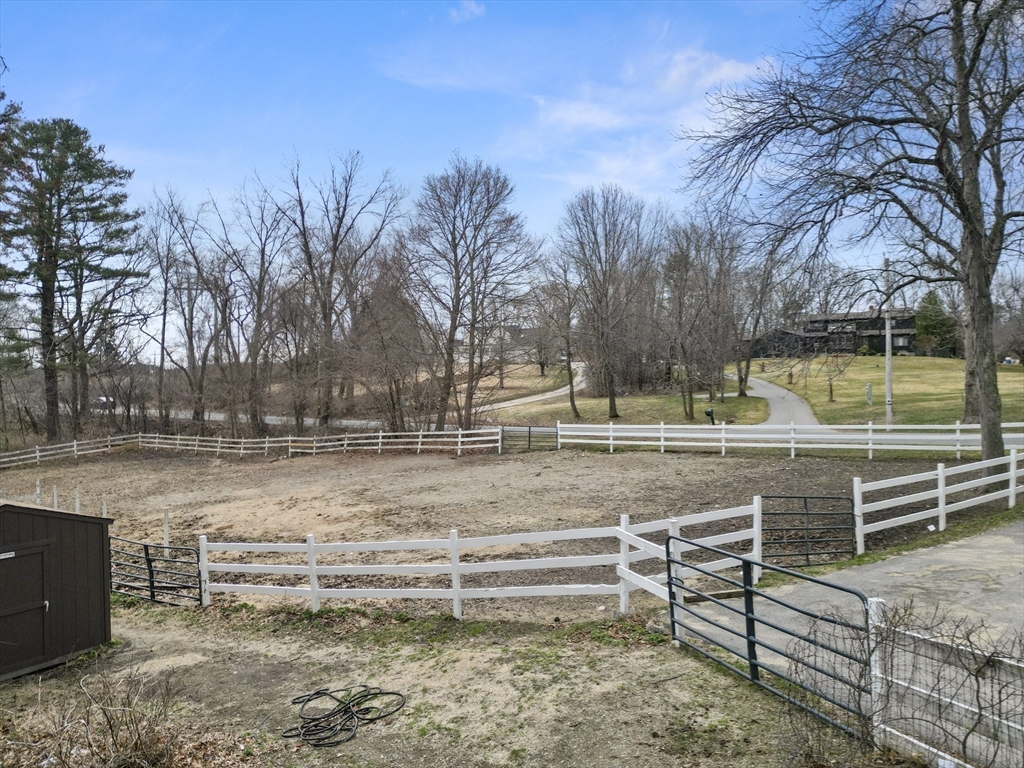 6 Skunk Rd