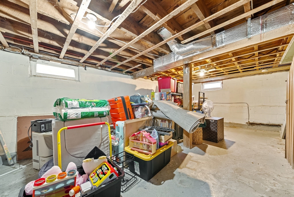 24 Dexter St