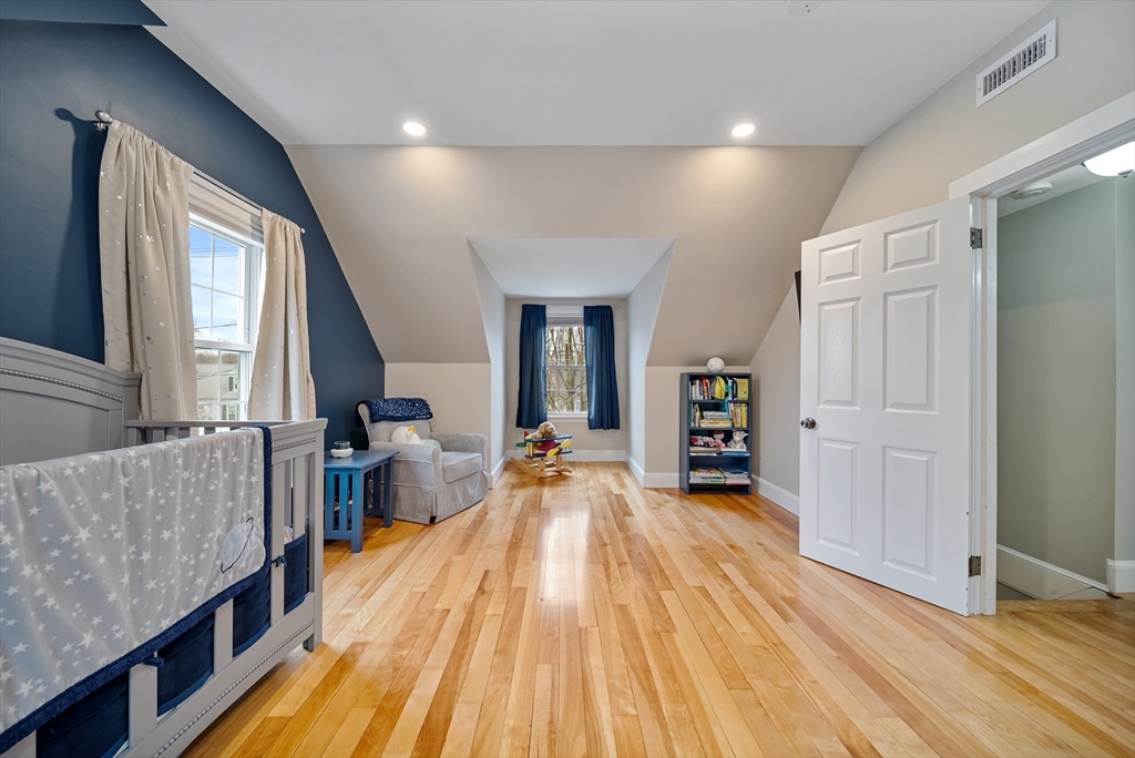 24 Dexter St