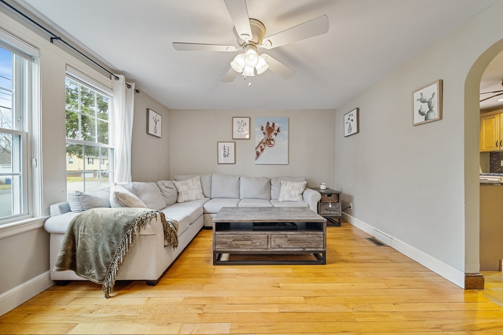 24 Dexter St
