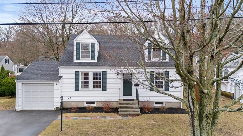 24 Dexter St