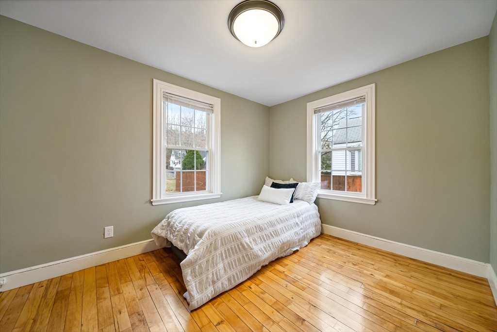 24 Dexter St