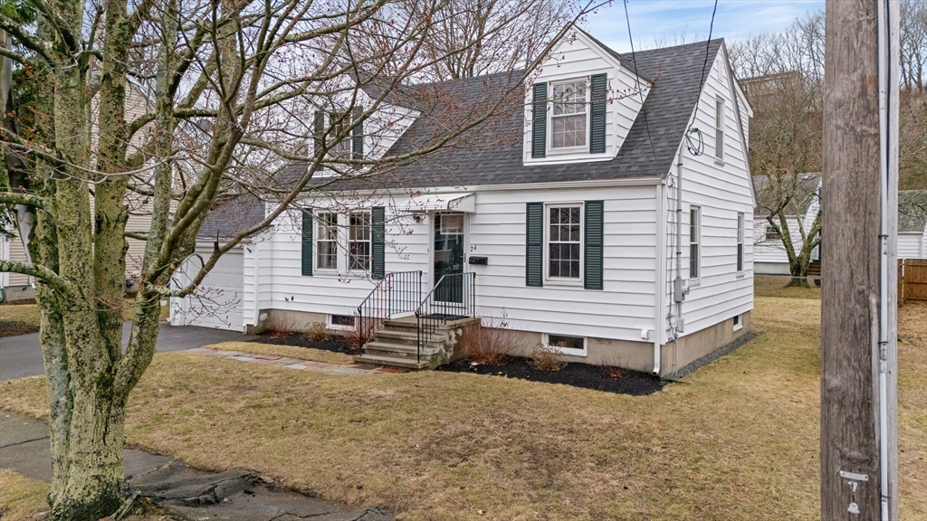 24 Dexter St