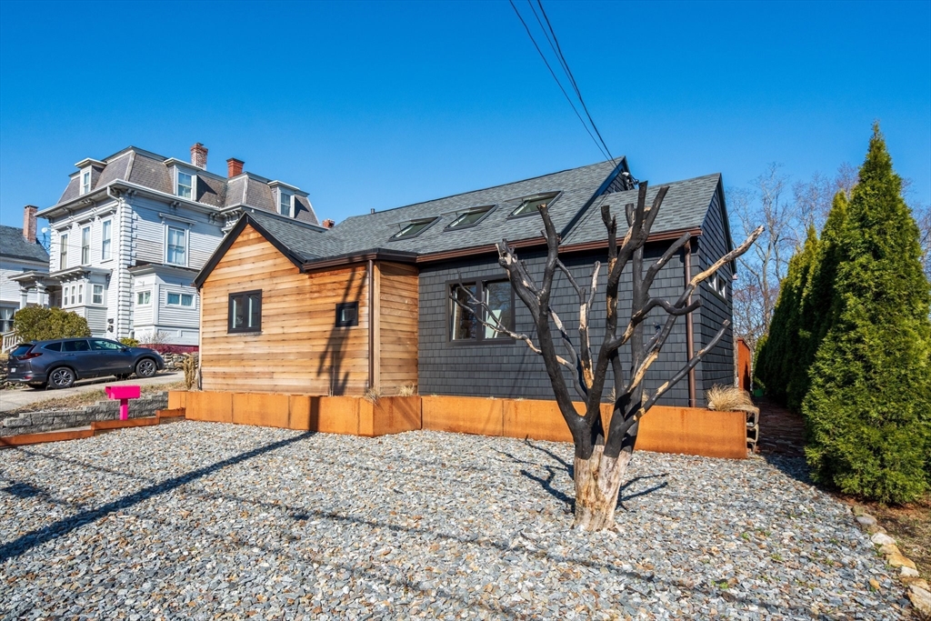 190 Main St