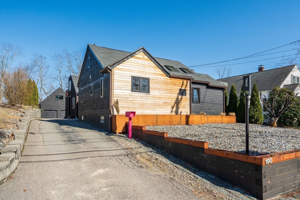 190 Main St