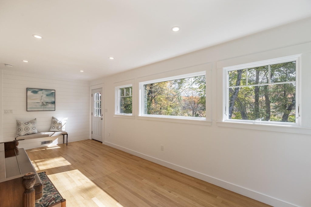 10 Pilgrim Rd
