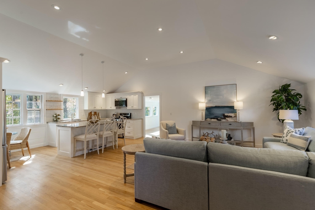 10 Pilgrim Rd