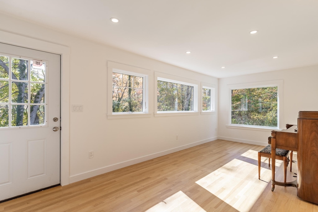 10 Pilgrim Rd