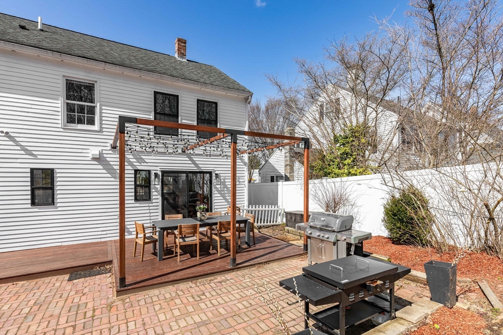 18 Elm Park