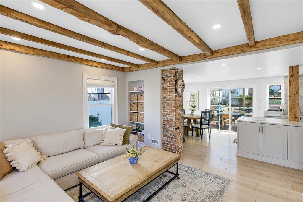 18 Elm Park