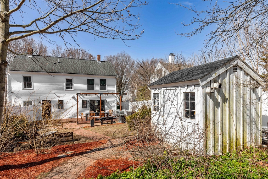18 Elm Park