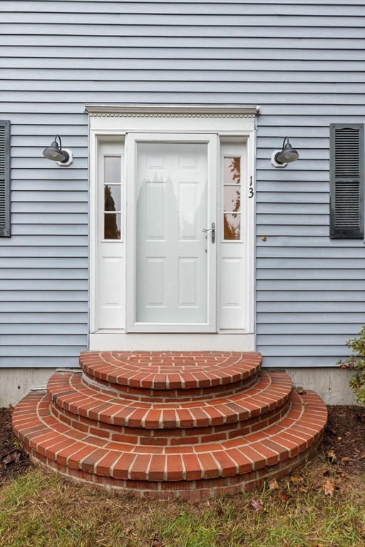 13 Main St