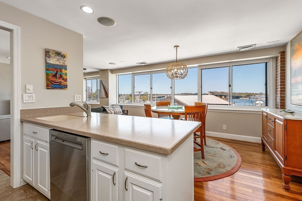 58 Merrimac Street # 2 Unit: 2-2