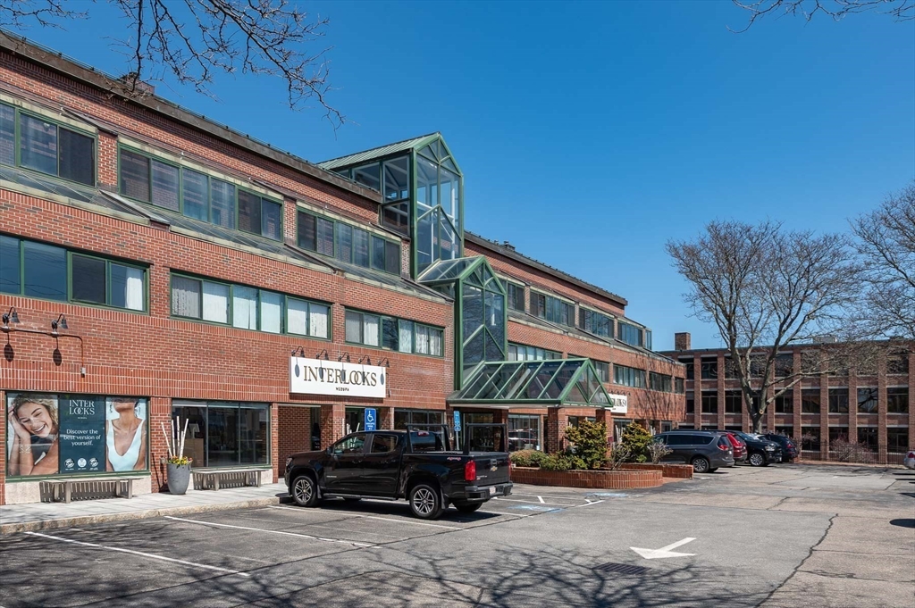 58 Merrimac Street # 2 Unit: 2-2