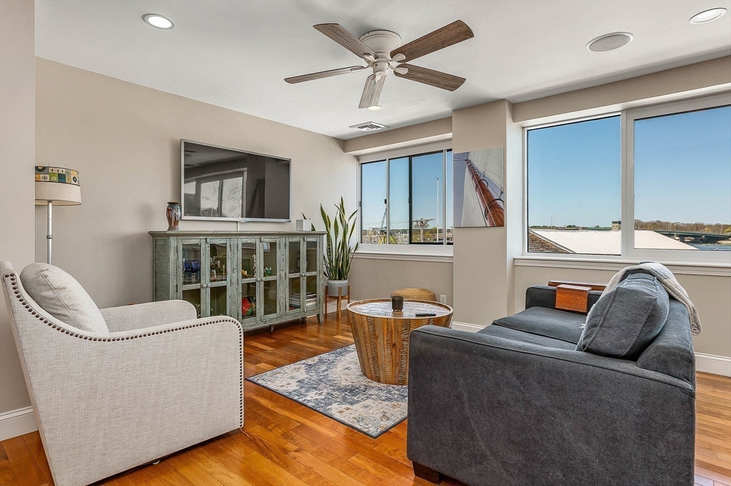 58 Merrimac Street # 2 Unit: 2-2