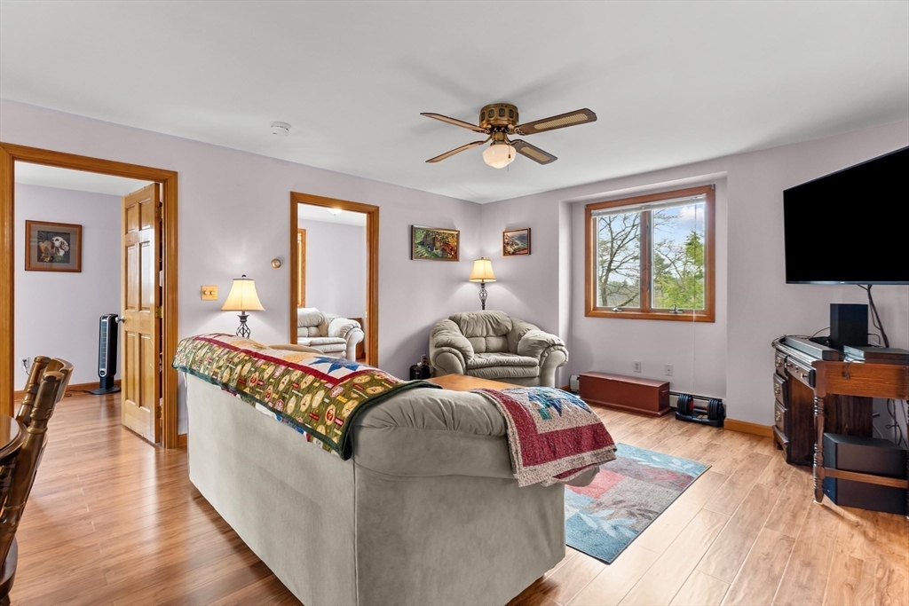 29 Beacon St