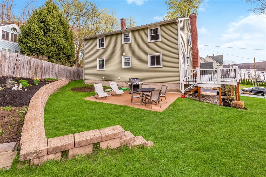 8 Wellings St